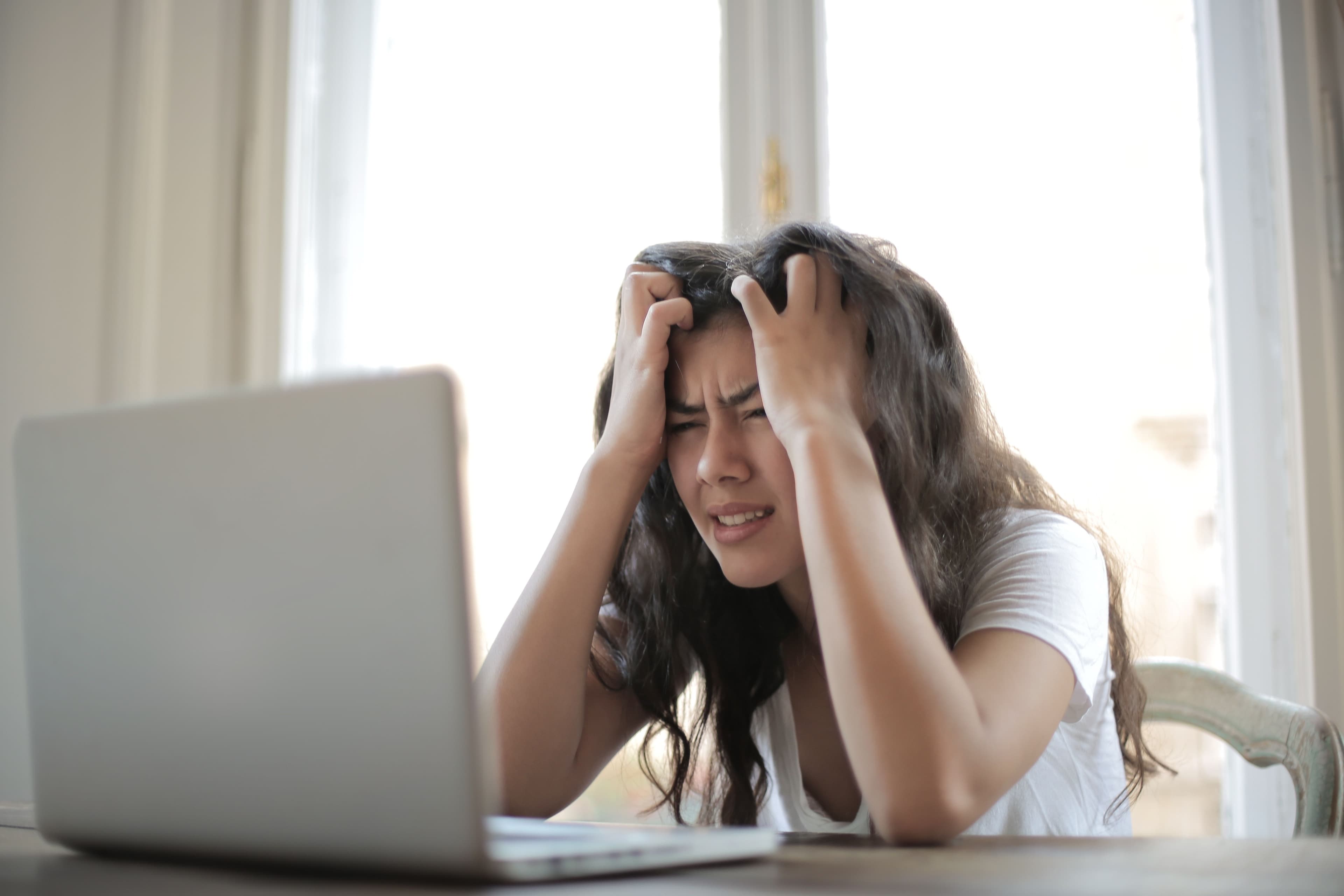 5 errores comunes al implementar agentes IA que hacen que pierdan dinero en vez de generarlo